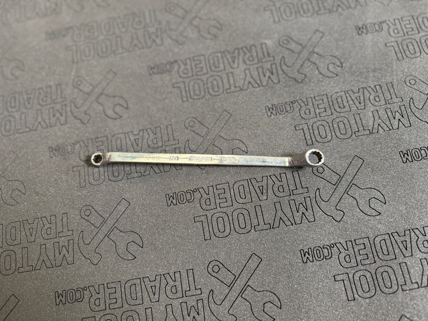 1/4-5/16" 12-Point SAE Flank Drive® 60° Deep Offset Box Wrench- Pre Loved