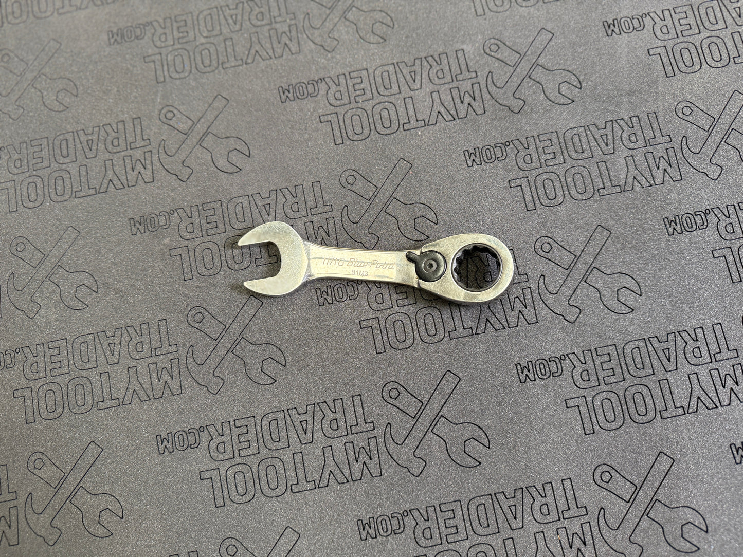 11/16" 12-Point SAE 15° Offset Short Ratcheting Box/Open-End Wrench (Blue-Point®)-Pre Loved
