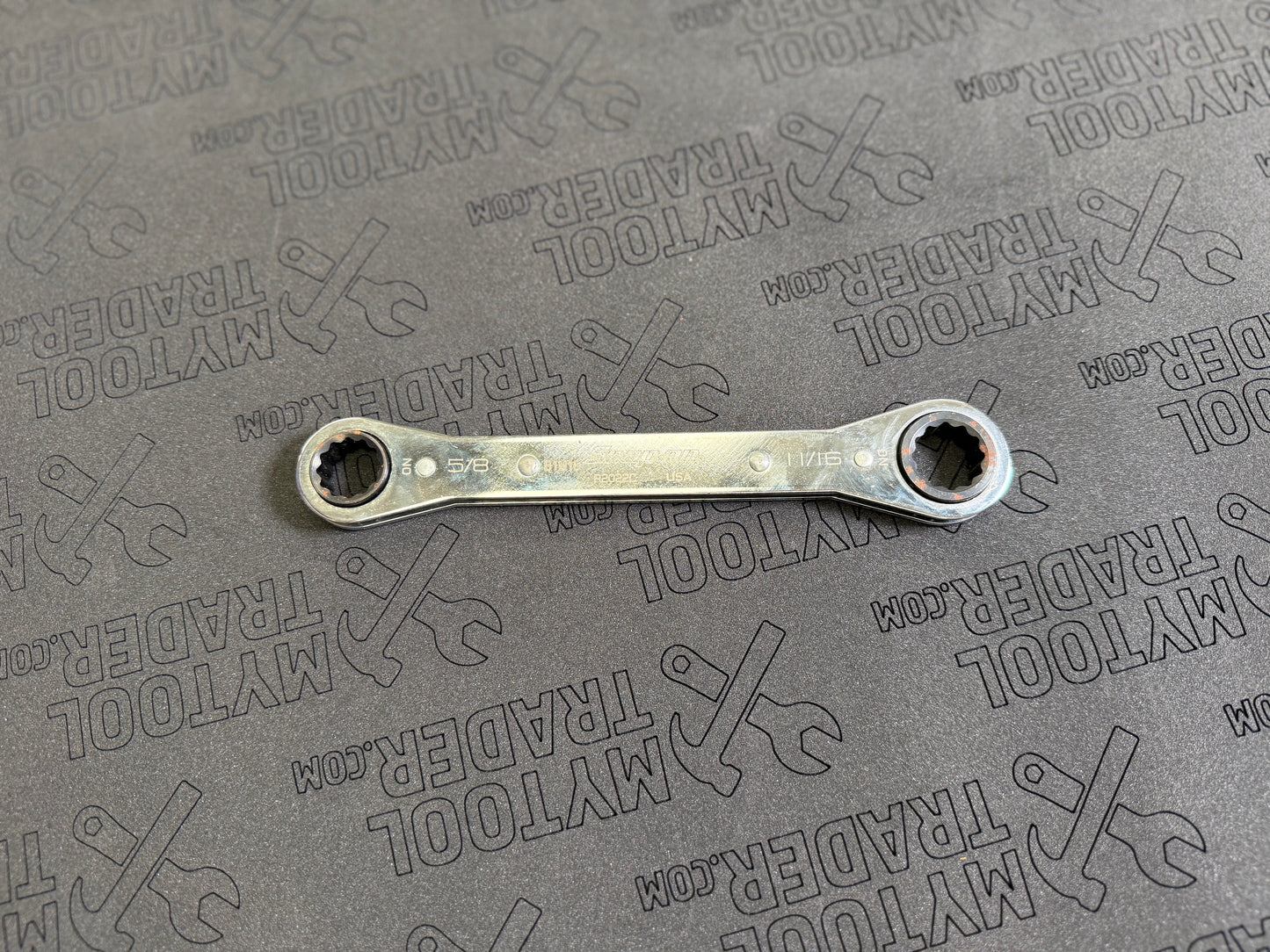 5/8–11/16" 12-Point SAE 0° Offset Ratcheting Box Wrench- Pre Loved