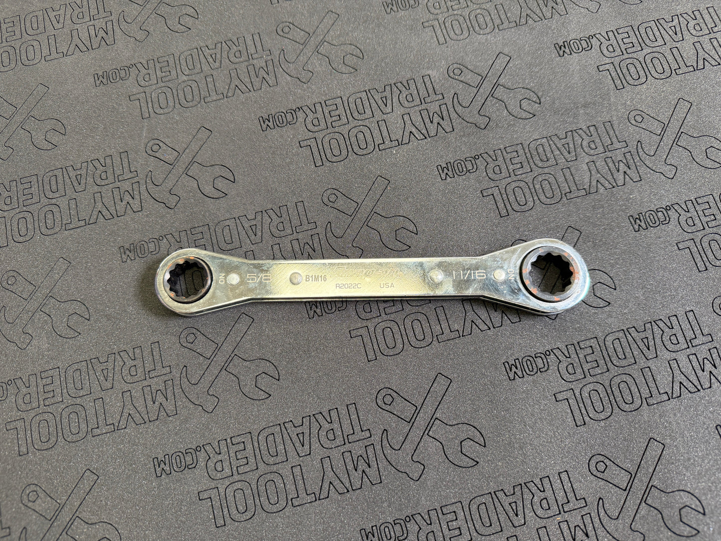 5/8–11/16" 12-Point SAE 0° Offset Ratcheting Box Wrench- Pre Loved