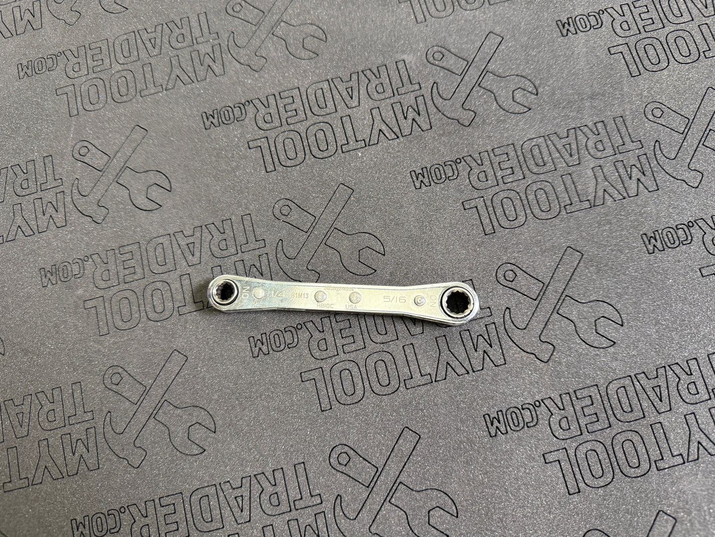 SAE 1/4–5/16" 12-Point SAE 0° Offset Ratcheting Box Wrench-Pre Loved