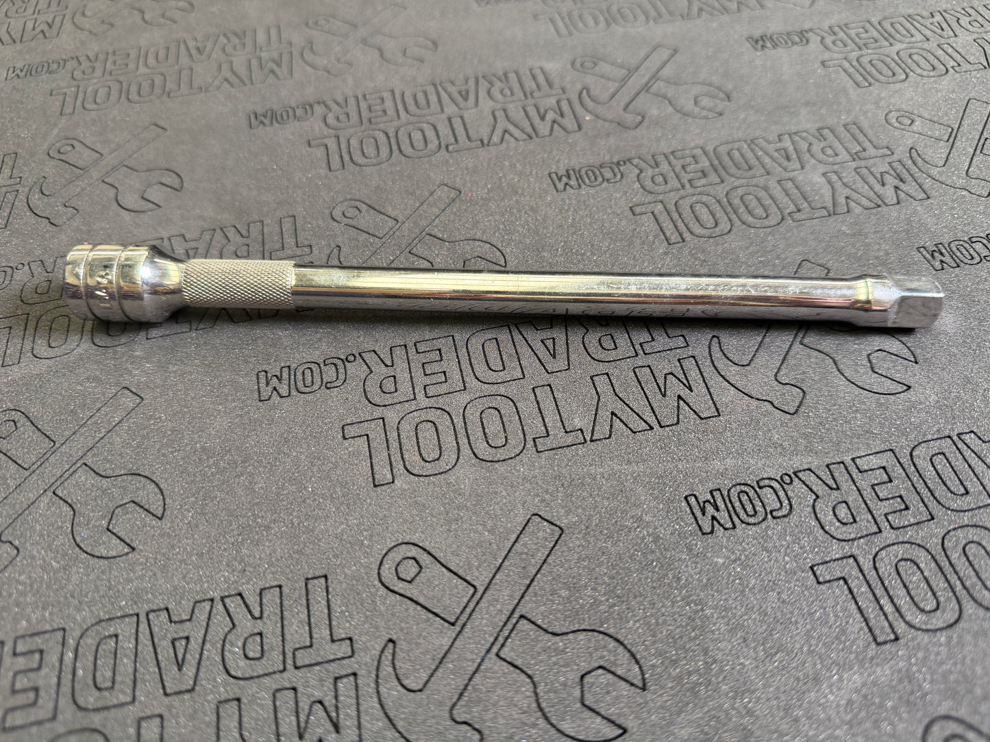3/8" Drive 8" Knurled Friction Ball Extension-Pre Loved