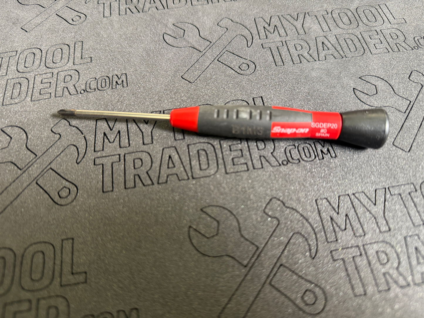 Flat Tip 1.5 mm Electronic Miniature Screwdriver-Pre Loved