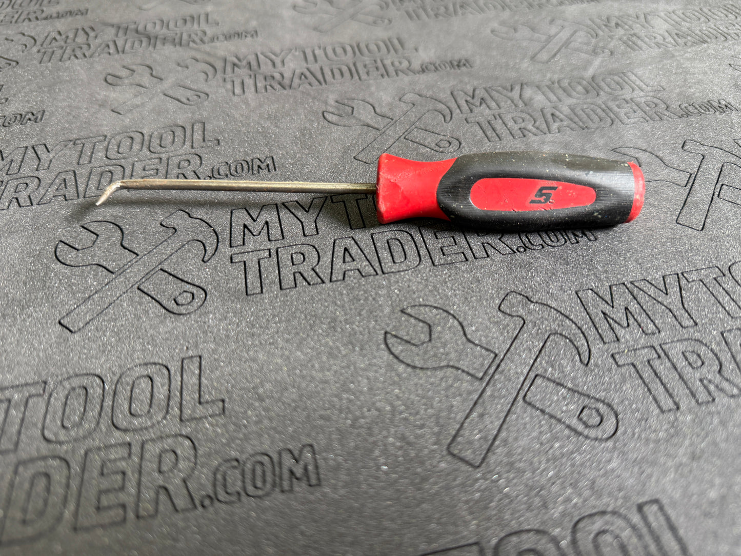 Instinct® 90° Tip Miniature Pick (Red)-Pre Loved