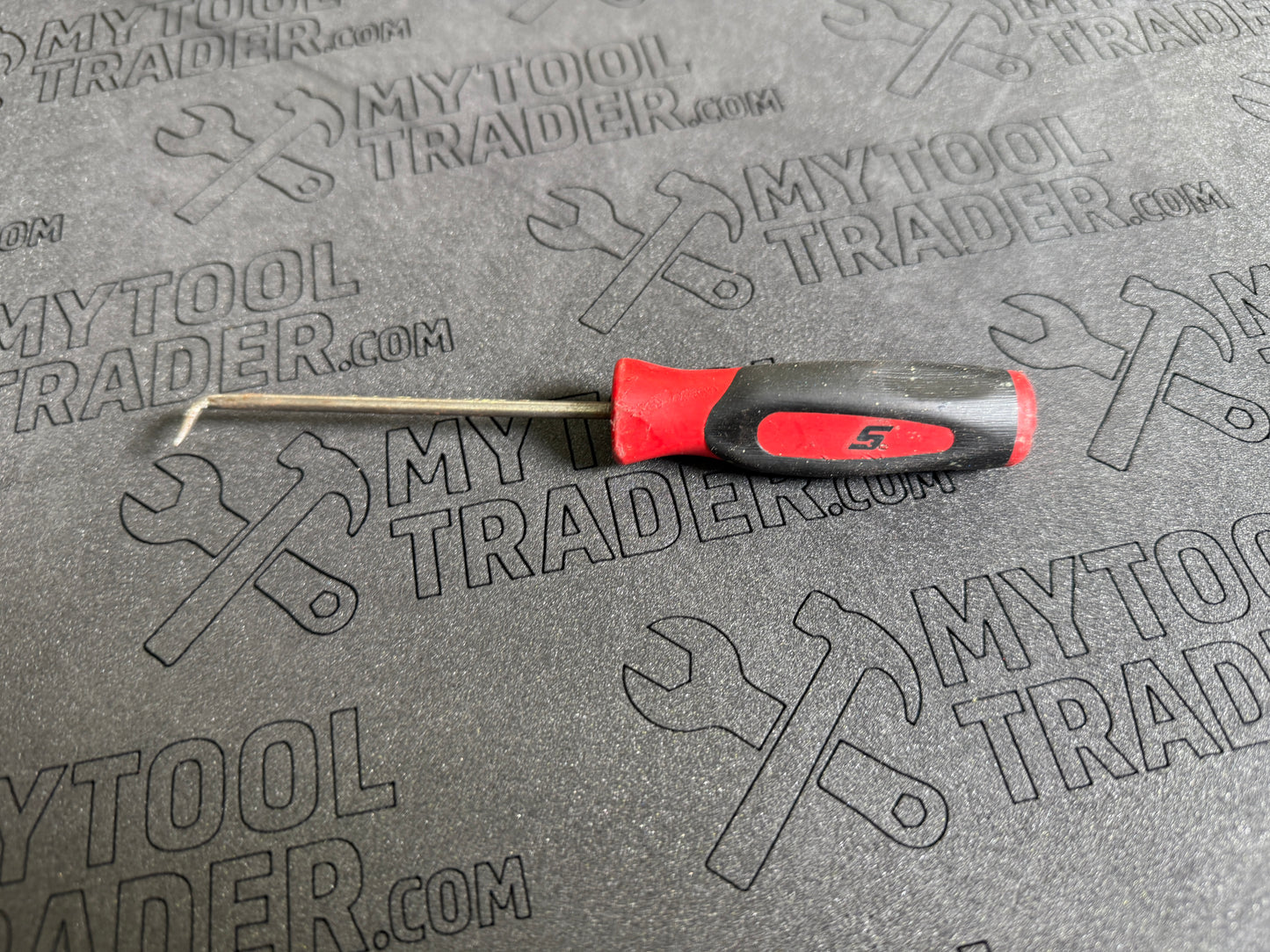 Instinct® 90° Tip Miniature Pick (Red)-Pre Loved