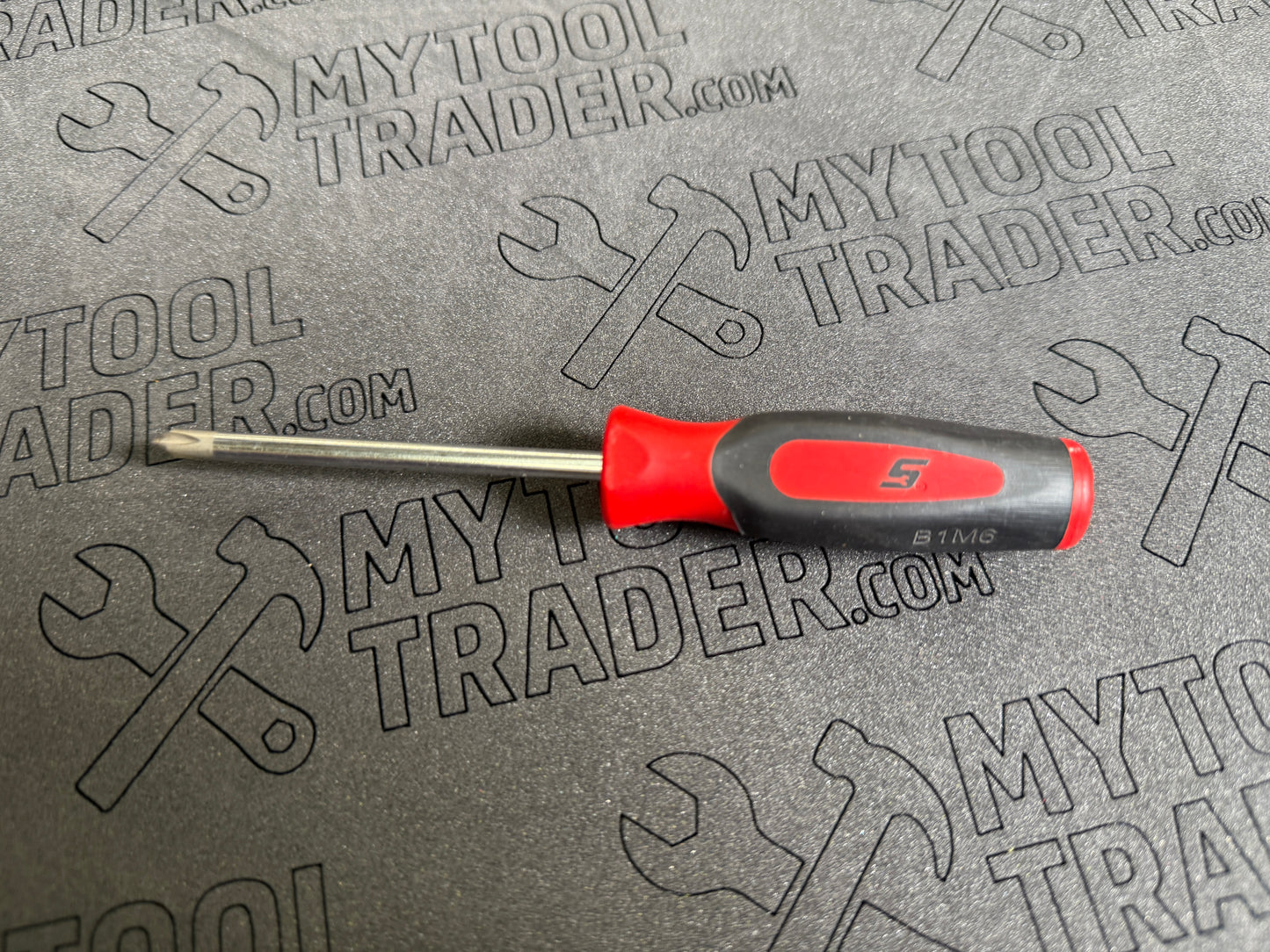 PHILLIPS® #1 Instinct® Soft Grip Mini-Tip Screwdriver (Red)-Pre LOved