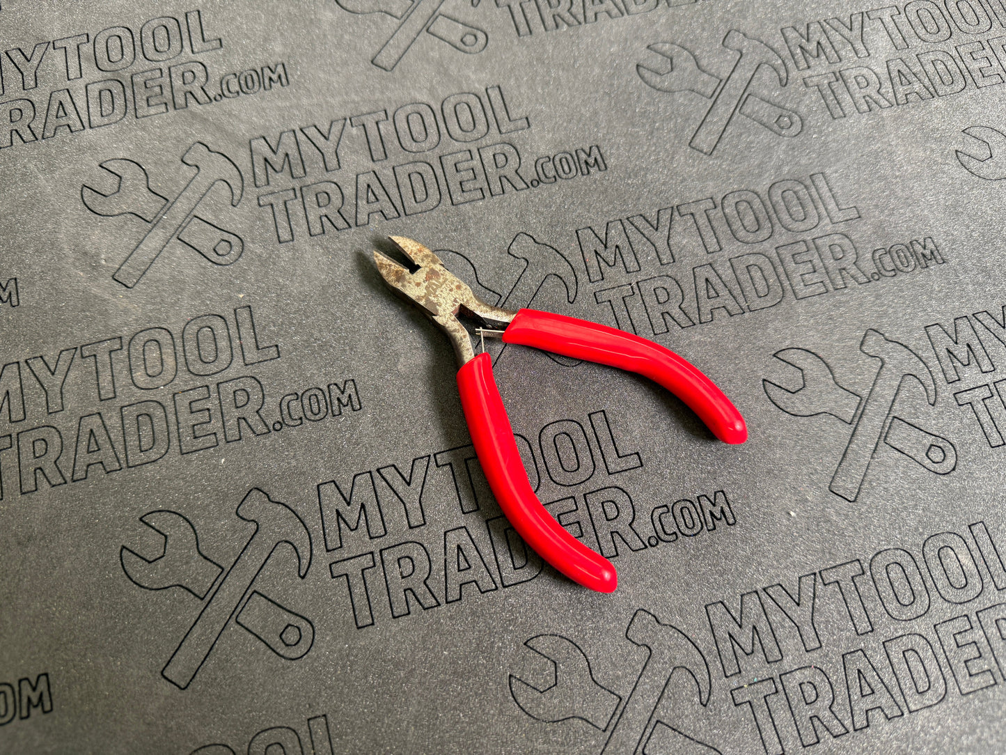 Mini diagonal cutters-Pre Loved