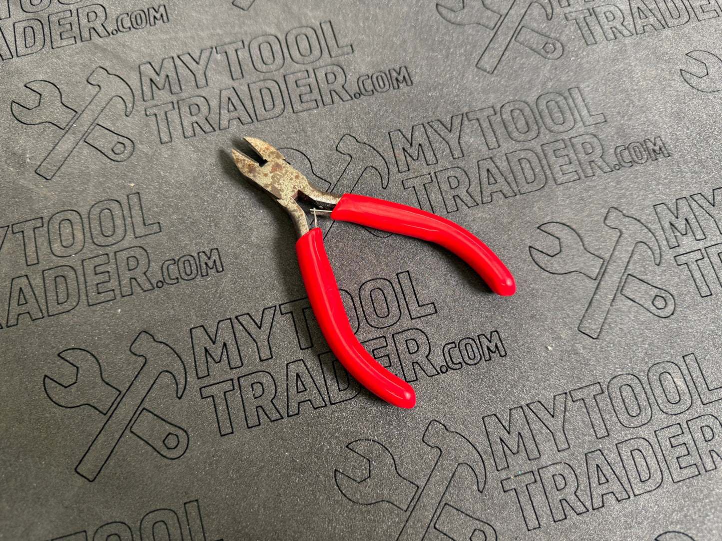 Mini diagonal cutters-Pre Loved