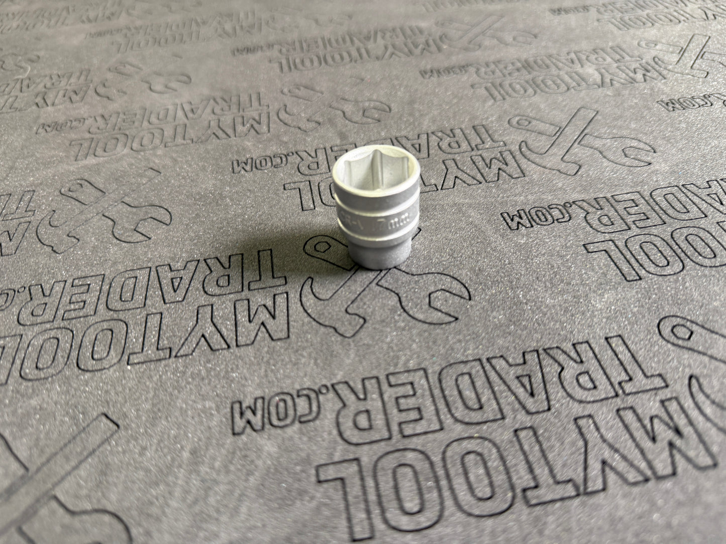 3/8" Socket 6 pt Metric 17mm-Pre Loved