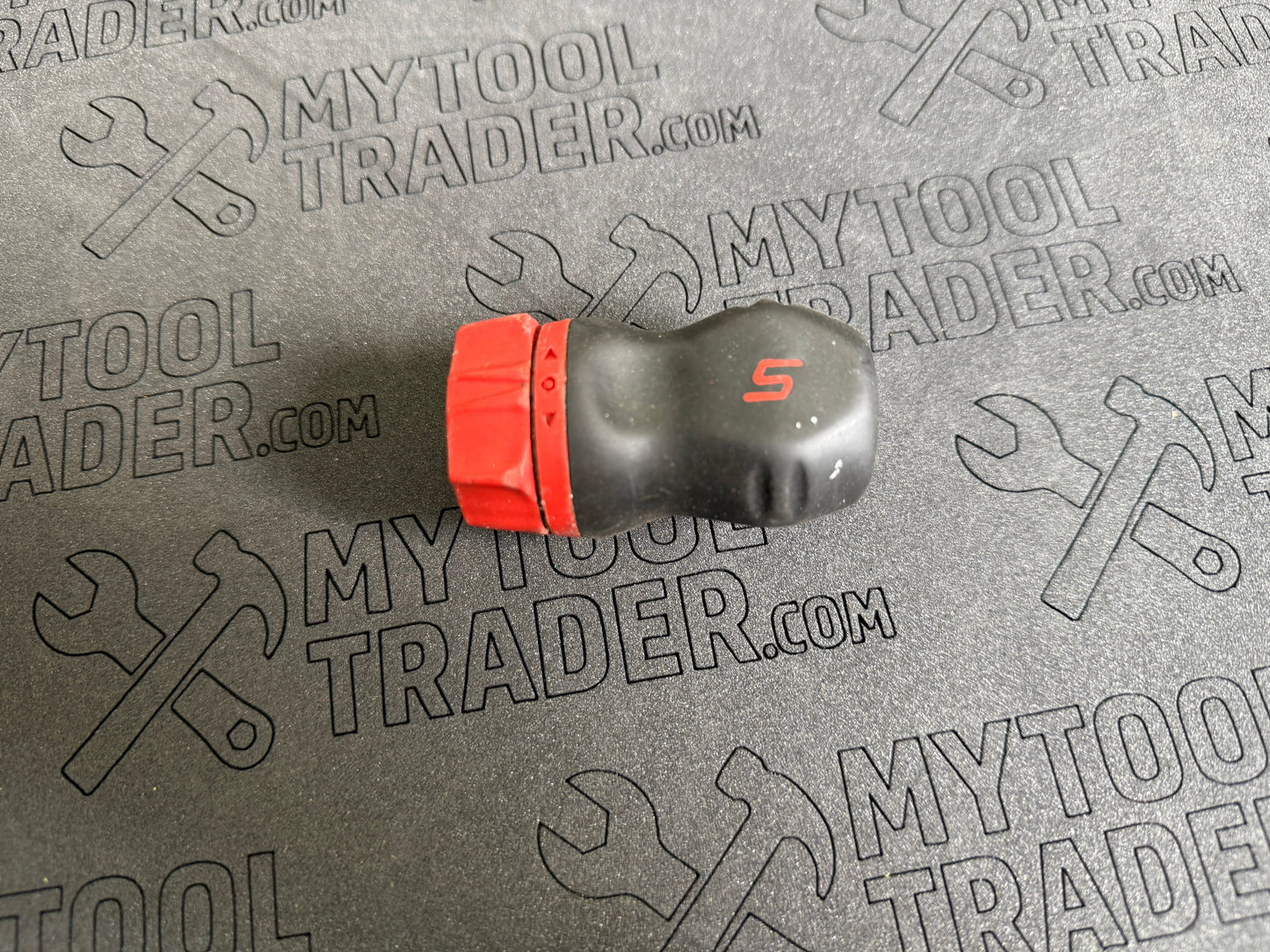 Soft Grip Stubby Ratcheting Screwdriver Handle (Red)-Pre Loved