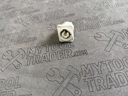 Outlet connector, 3/16"-Pre Loved